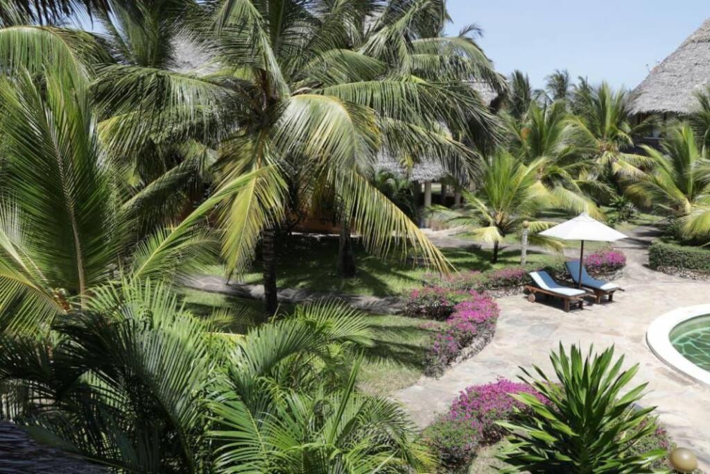 Tembo Beach Cottage Малинди Экстерьер фото